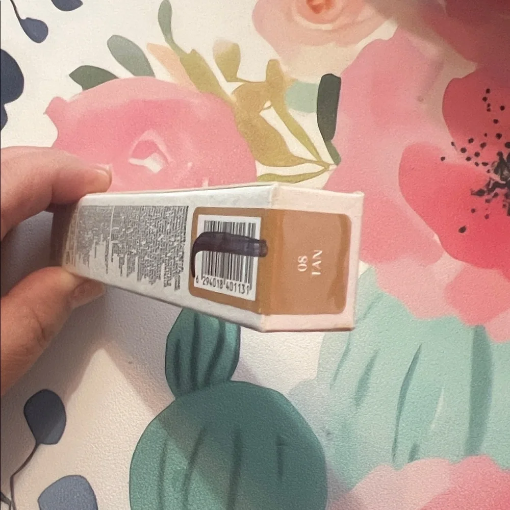 Huda Beauty GloWish Bright Light Hydrating Sheer Vegan Concealer Tan 08